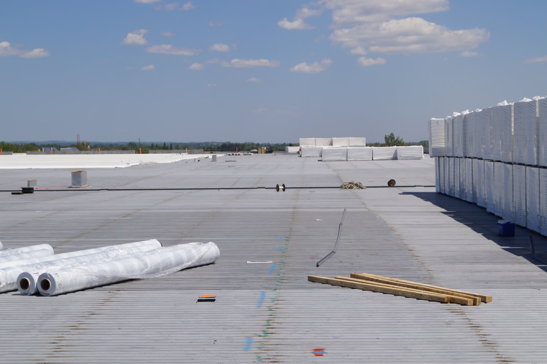 Photo of a commercial flat roof